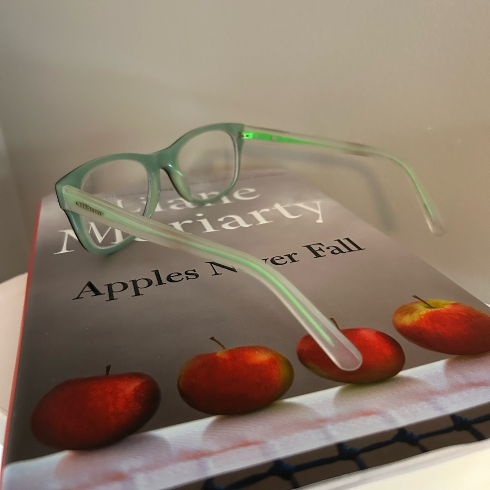 Brown Rectangular Glasses Classic Design - image 2